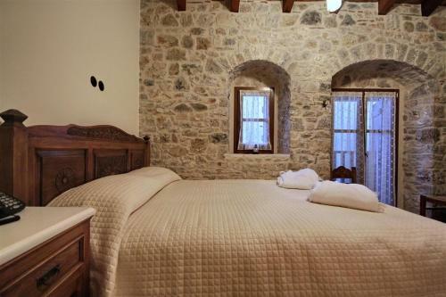 Hostal Petrinos Pyrgos