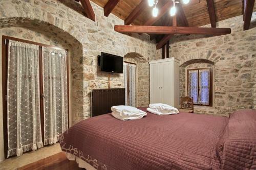 Hostal Petrinos Pyrgos