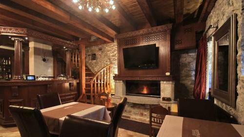Hostal Petrinos Pyrgos