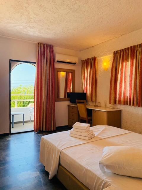 Karteros Hotel