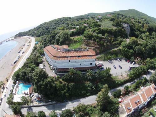Golden Beach Hotel