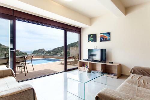 Palaiokastro Villas