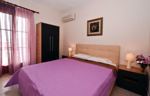 Oasis Deluxe Apartments