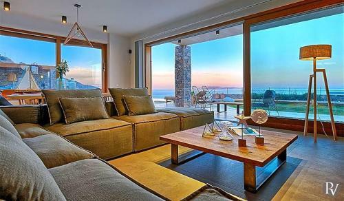 Thiseas Villa Sleeps 6 Pool Air Con