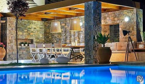 Thiseas Villa Sleeps 6 Pool Air Con