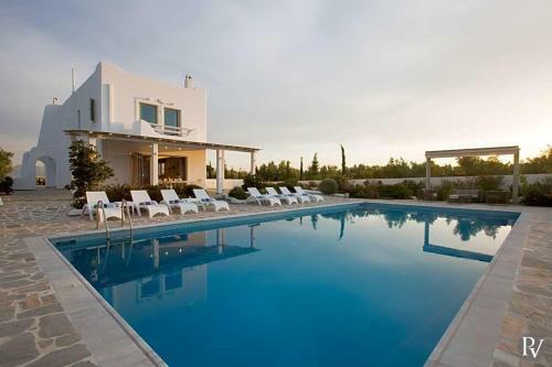 Skaloma Villa Sleeps 20 Pool Air Con