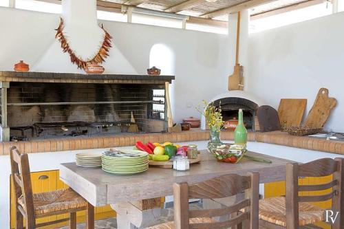 Skaloma Villa Sleeps 20 Pool Air Con