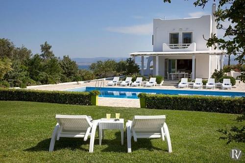 Skaloma Villa Sleeps 20 Pool Air Con
