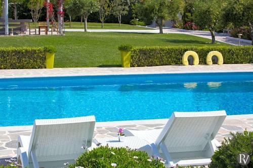 Skaloma Villa Sleeps 20 Pool Air Con