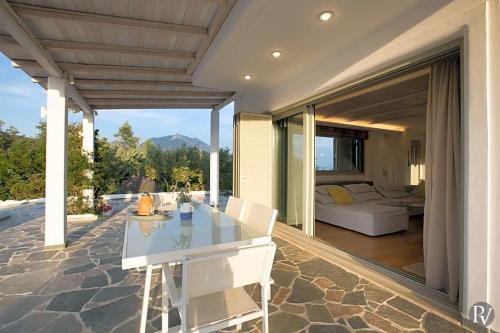 Skaloma Villa Sleeps 20 Pool Air Con