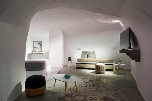 Terra Mare Cavehouse