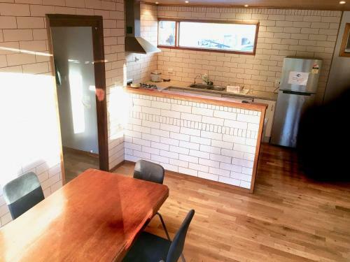Romantic Getaway With Spa And Wifi - Pet Friendly
