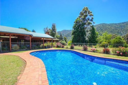Wombat Hollow