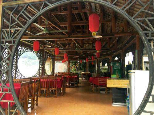 Guilin Twelve Beach Holiday Hotel