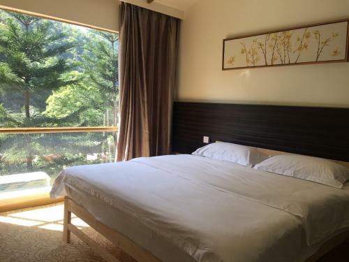 Guilin Twelve Beach Holiday Hotel