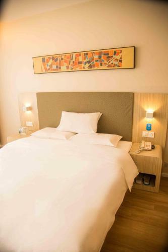 Hanting Hotel Shuangyashan Xinxing Street