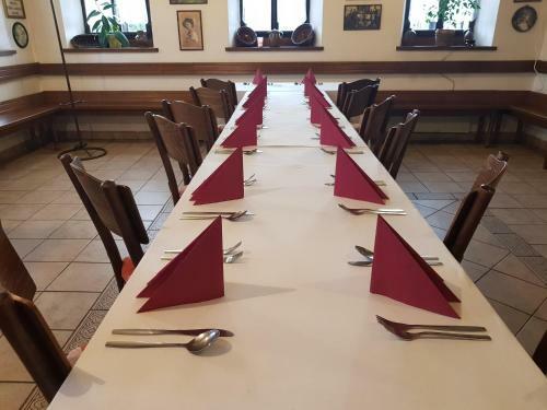 Hostal Penzion - Restaurant Sportturia