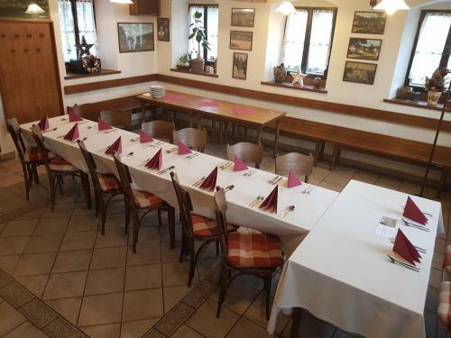 Hostal Penzion - Restaurant Sportturia