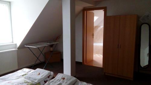 Hostal Penzion Edel?tejn
