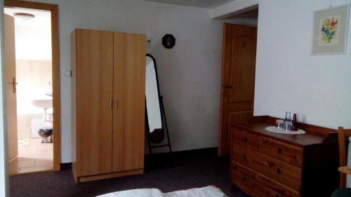 Hostal Penzion Edel?tejn