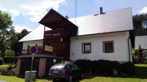 Hostal Penzion Edel?tejn