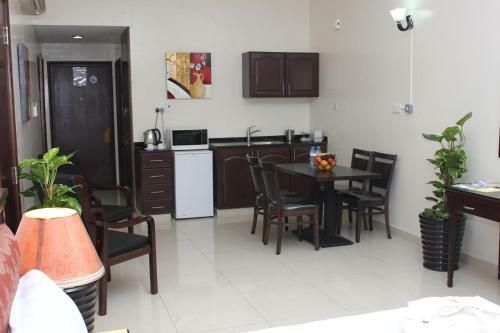 Al Thuriah Hotel Apartment