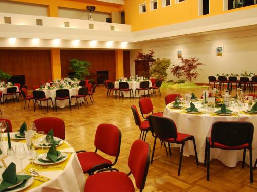 Hotel Evita Forum Demen