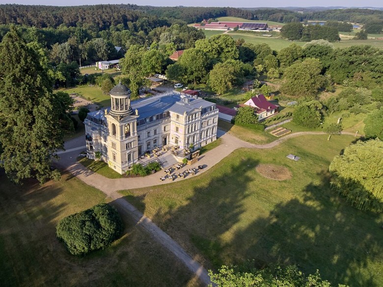Hotel Schloss Mit Park Kaarz
