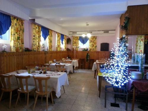 Hostal Asia Bistro Kinh Do - Pension