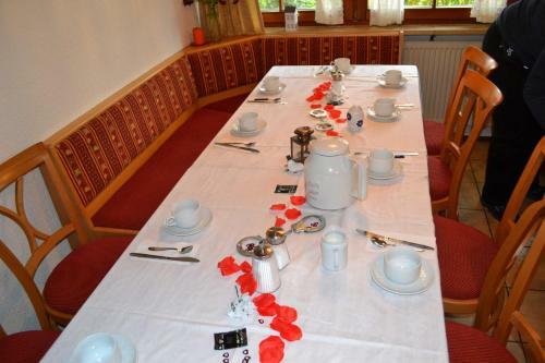 Hotel Gaestehaus Tagescafe Eckenfels