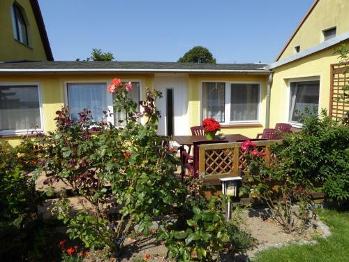 Tranquil Bungalow In Zweedorf With Sunbathing Area