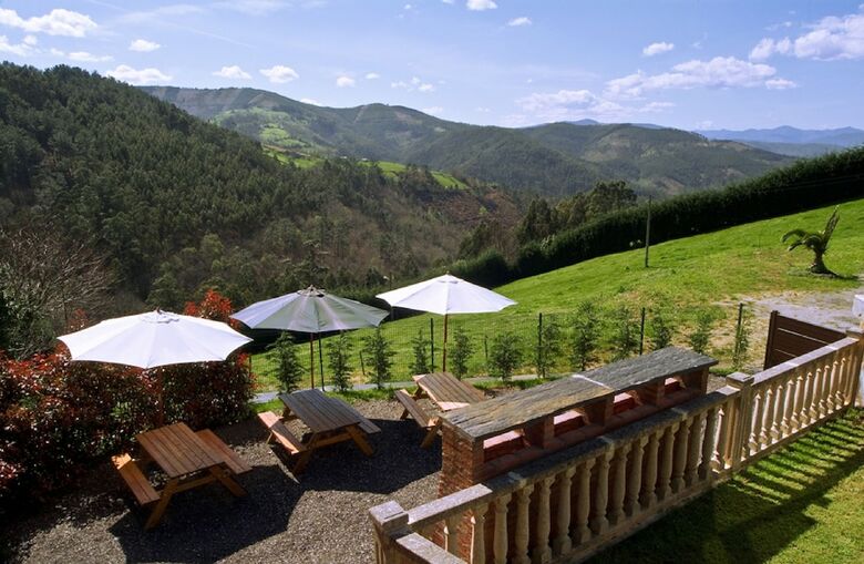 Apartamentos Rurales El Fresnu