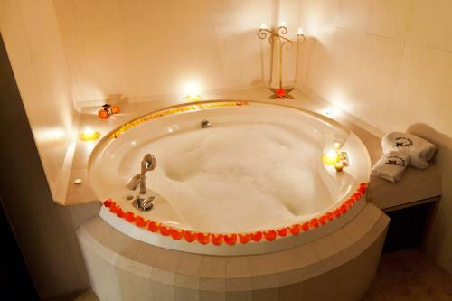 Hotel Yumbo Spa And Resort