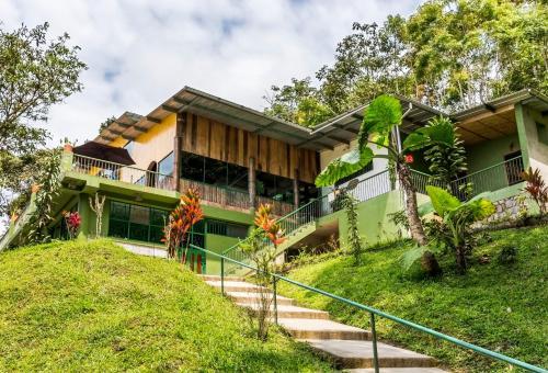 Hotel Yumbo Spa And Resort