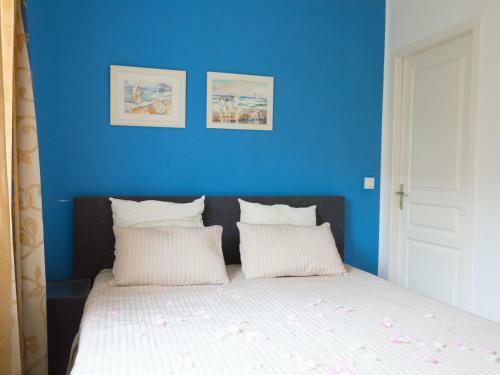 Luxurious Holiday Home In Caunes-minervois With Jacuzzi