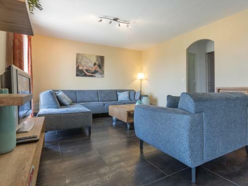 Luxurious Holiday Home In Caunes-minervois With Jacuzzi