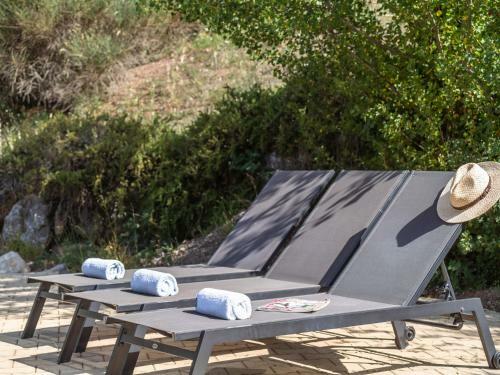 Luxurious Holiday Home In Caunes-minervois With Jacuzzi