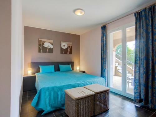 Luxurious Holiday Home In Caunes-minervois With Jacuzzi