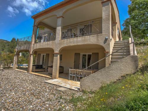 Luxurious Holiday Home In Caunes-minervois With Jacuzzi