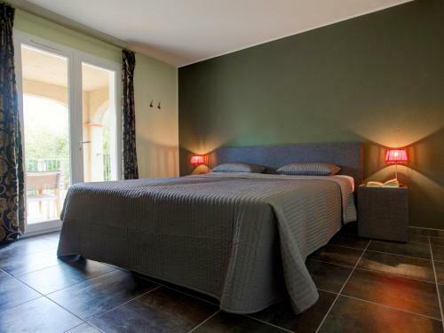 Luxurious Holiday Home In Caunes-minervois With Jacuzzi