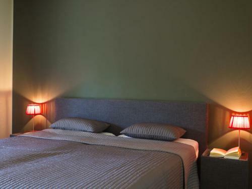 Luxurious Holiday Home In Caunes-minervois With Jacuzzi