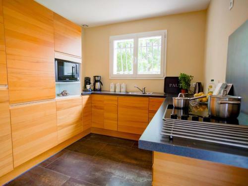 Luxurious Holiday Home In Caunes-minervois With Jacuzzi