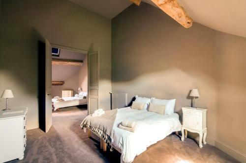 Agroturismo Chatel-gerard Chateau Sleeps 20 Pool Wifi