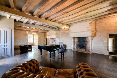 Agroturismo Chatel-gerard Chateau Sleeps 20 Pool Wifi