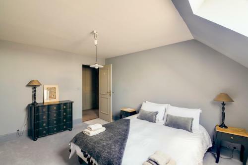 Agroturismo Chatel-gerard Chateau Sleeps 20 Pool Wifi
