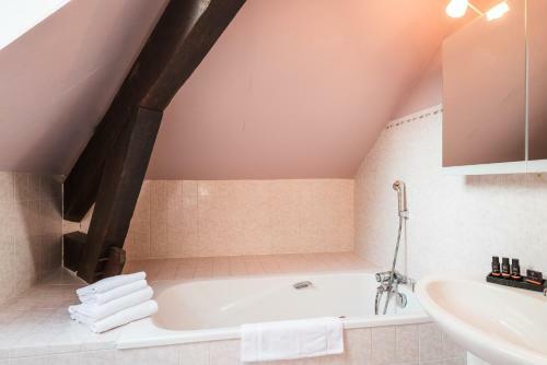 Hotel Ch�teau de Buros