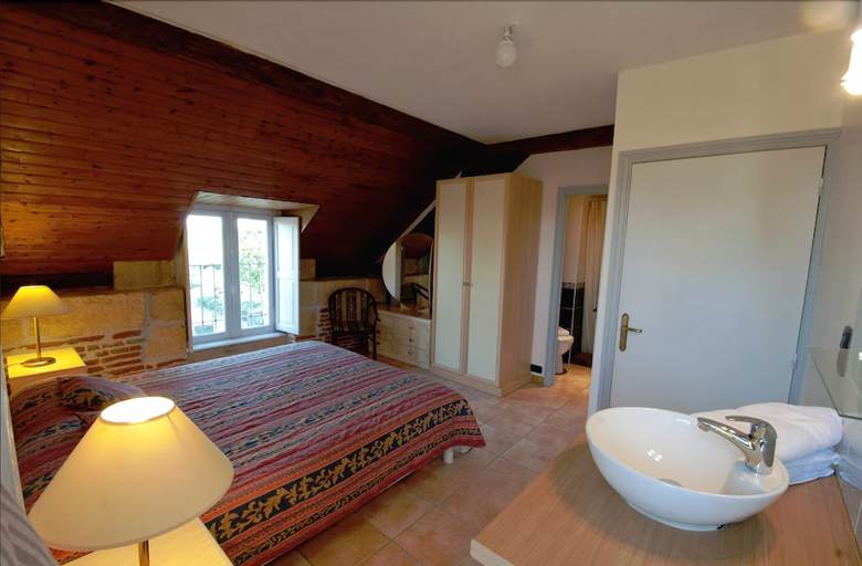Luxurious Apartment Near Golfech With Swimming Pool