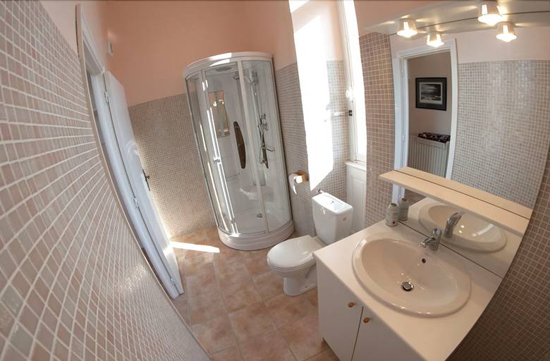 Luxurious Apartment Near Golfech With Swimming Pool
