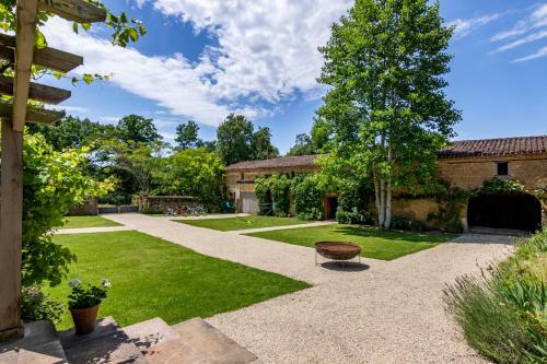 Agroturismo Estang Chateau Sleeps 15 Pool Wifi