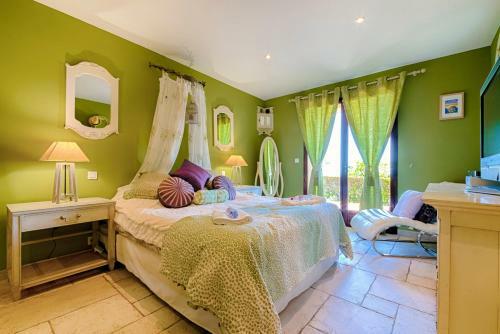Eze Villa Sleeps 10 Pool Air Con Wifi